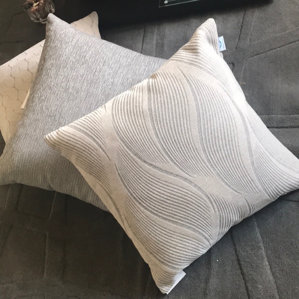 NWT Westex Gray and Ivory Chenille Pillow